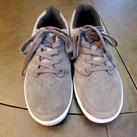 Men's grey suede sneakers size 10.5 never worn - Picture 4 of 5